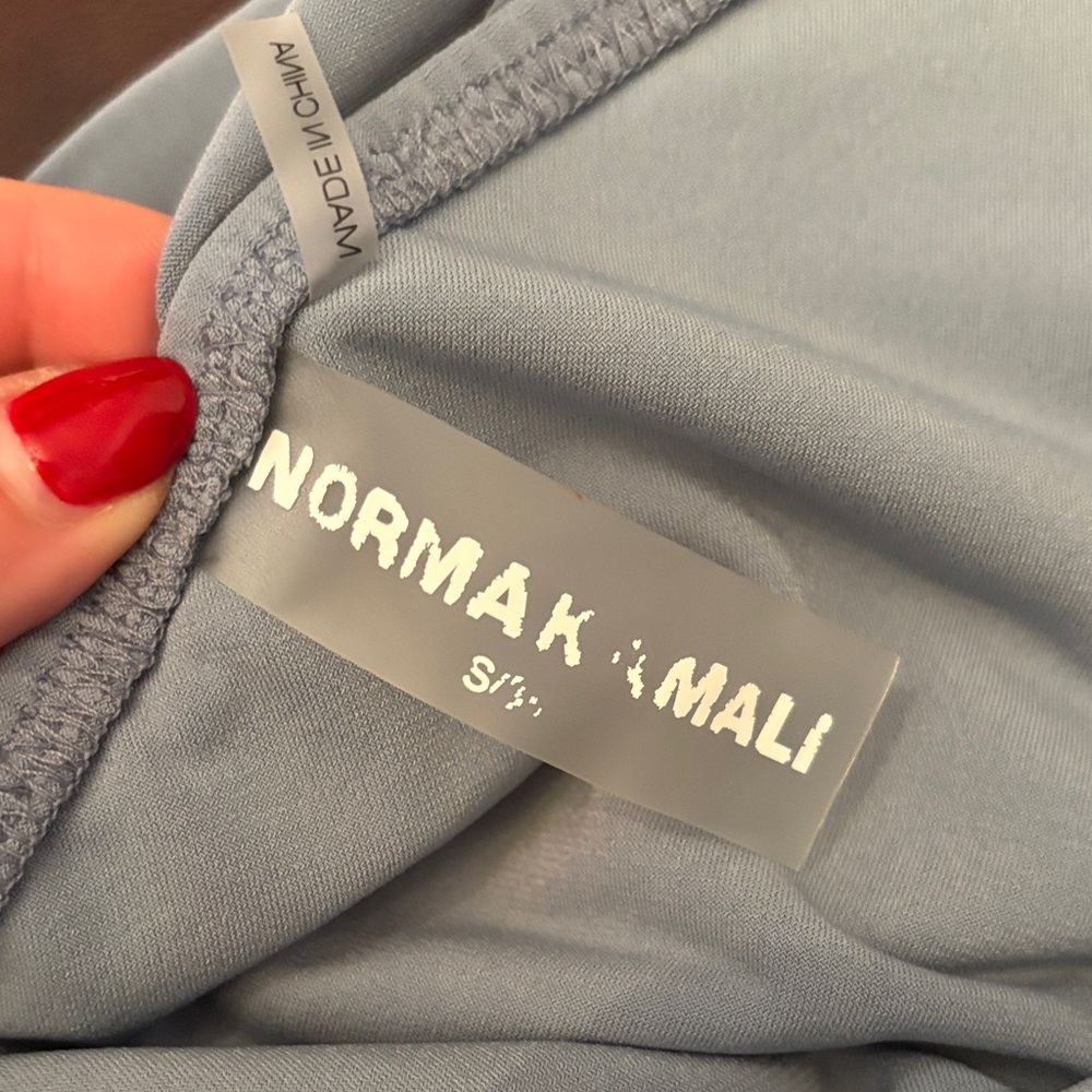 Norma Kamali Diana midi Dress in soft blue - Picture 3 of 6